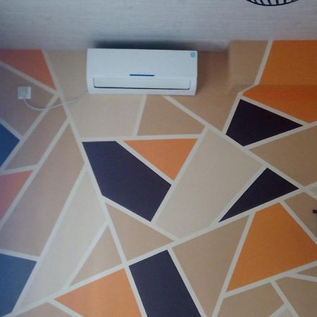 Hotel Isani Tbilisi Quarto foto