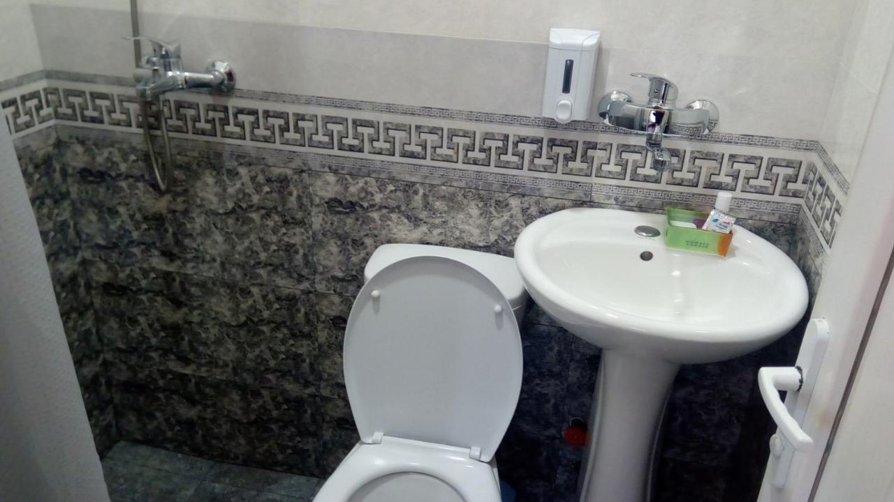 Hotel Isani Tbilisi Exterior foto