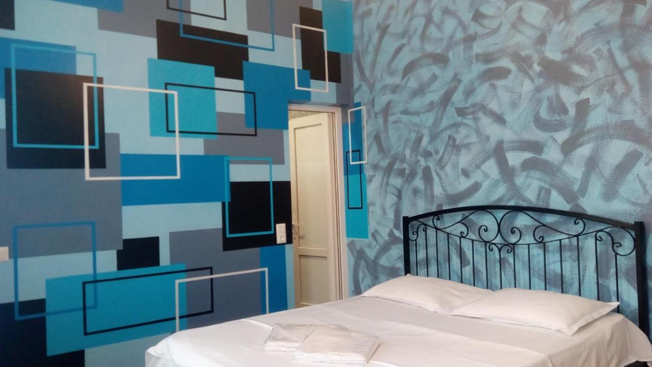 Hotel Isani Tbilisi Quarto foto