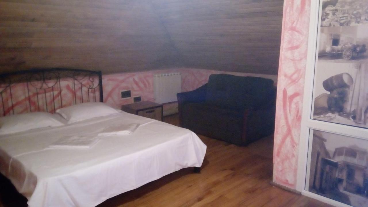 Hotel Isani Tbilisi Quarto foto