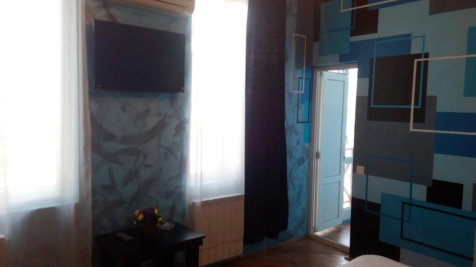 Hotel Isani Tbilisi Quarto foto