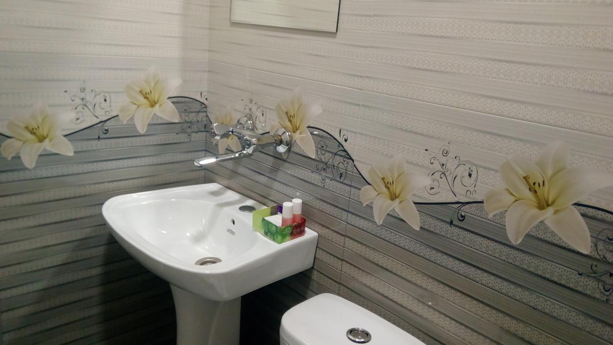 Hotel Isani Tbilisi Quarto foto