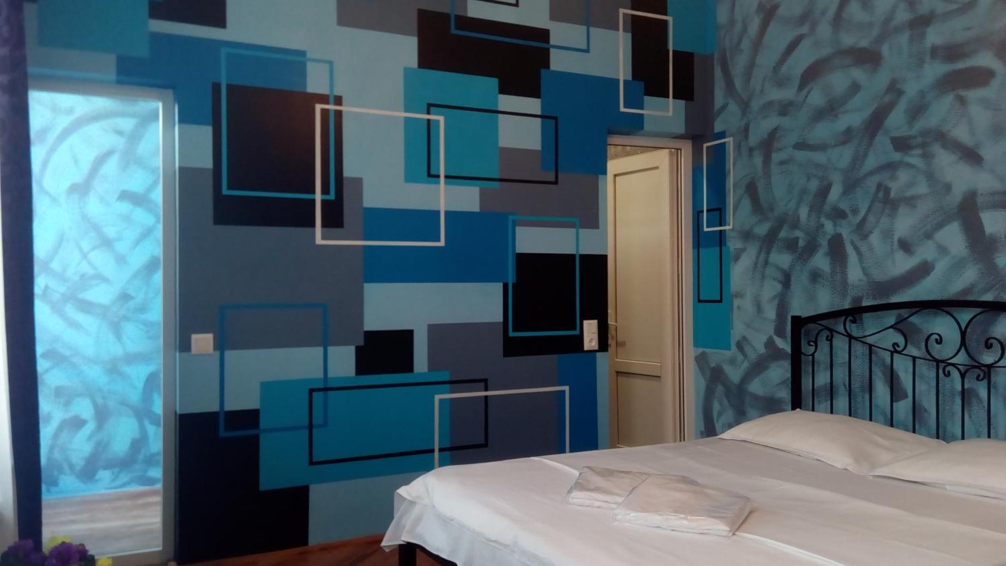 Hotel Isani Tbilisi Quarto foto