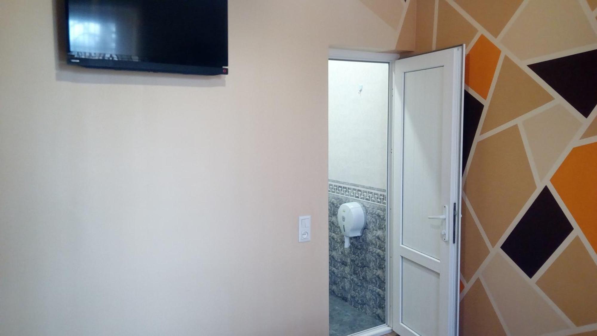 Hotel Isani Tbilisi Quarto foto