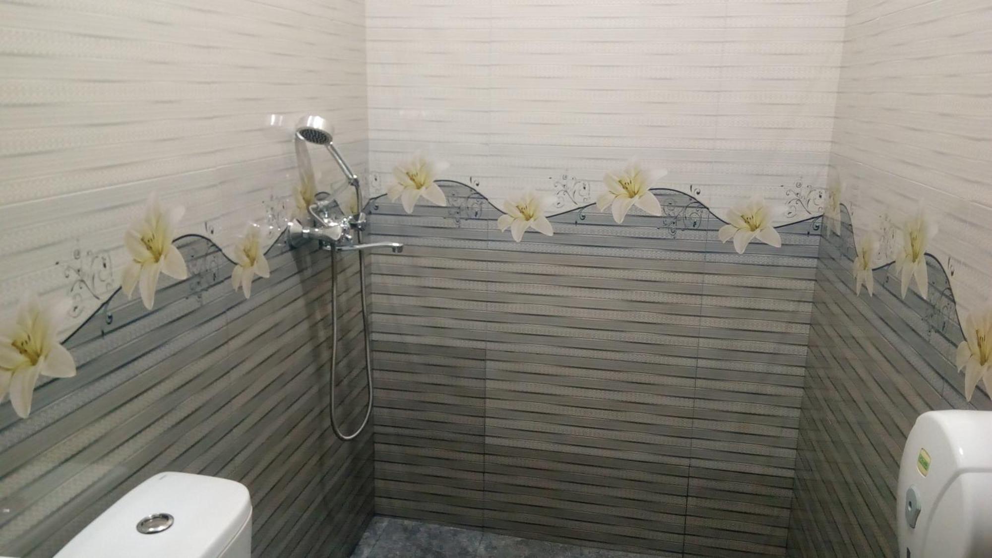 Hotel Isani Tbilisi Quarto foto