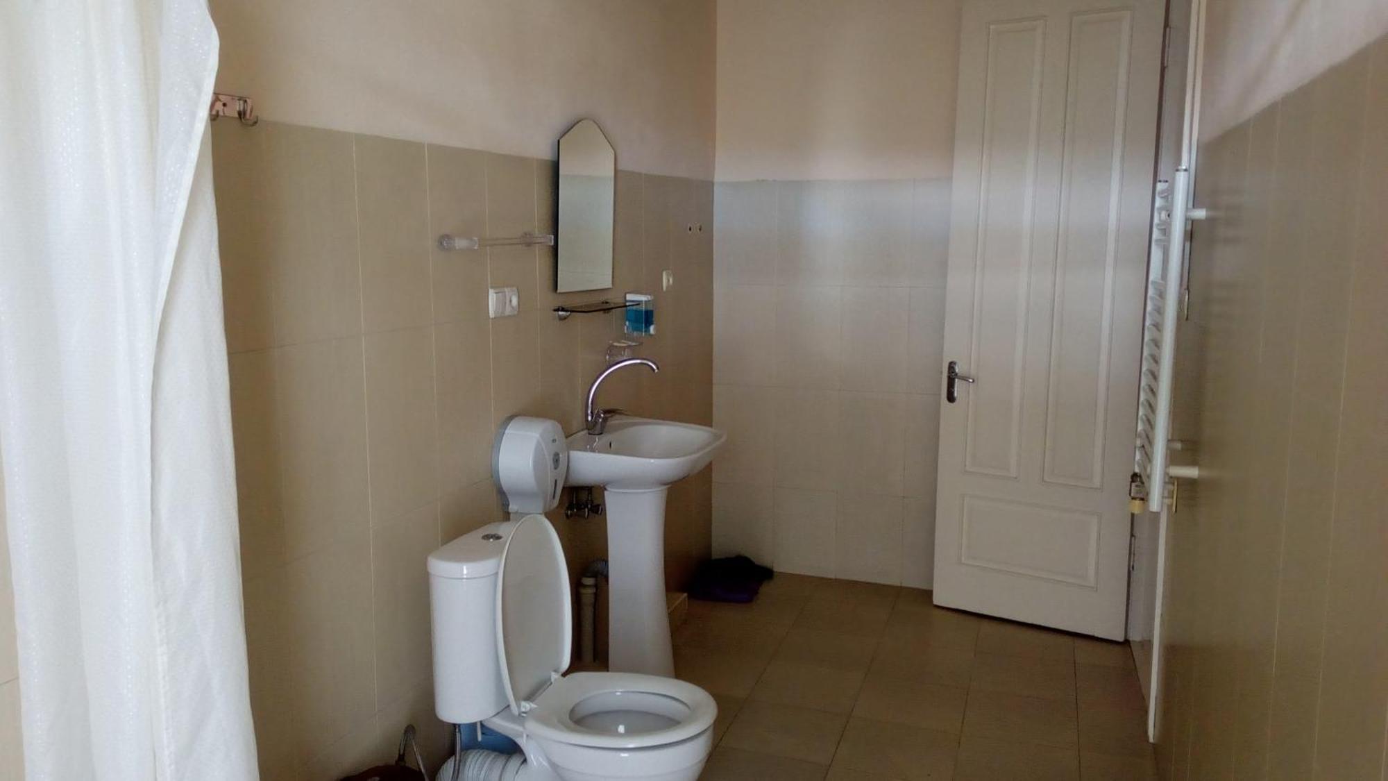 Hotel Isani Tbilisi Quarto foto